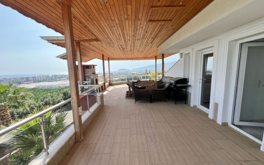 Detached villa with private pool within the site