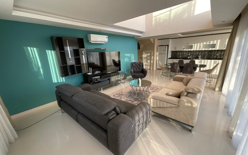 VILLA WITH PRIVATE POOL AND SEA VIEW