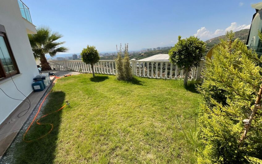 VILLA WITH PRIVATE POOL AND SEA VIEW