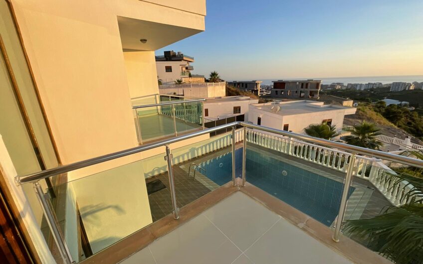 VILLA WITH PRIVATE POOL AND SEA VIEW