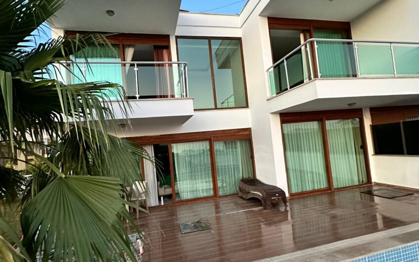 VILLA WITH PRIVATE POOL AND SEA VIEW