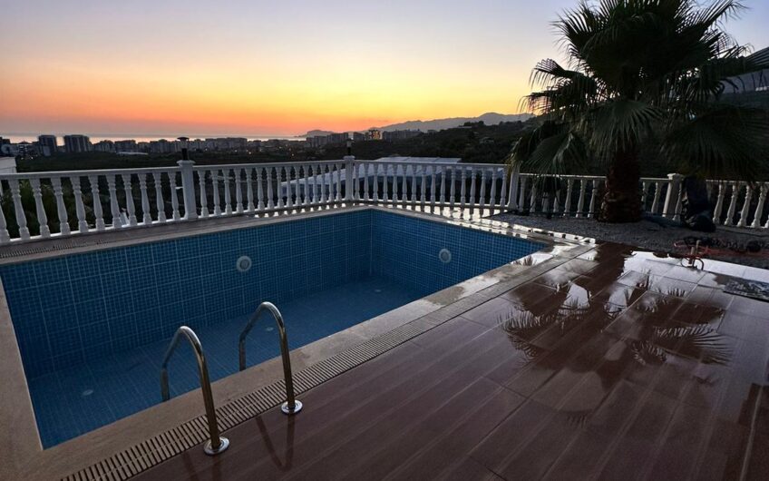 VILLA WITH PRIVATE POOL AND SEA VIEW