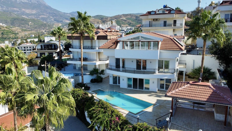 Exclusive villa in Alanya 1000
