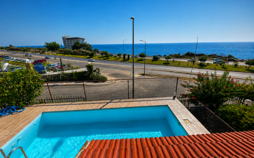 Alanya Kargıcakda Denize sıfır özel havuzlu 3+1 villa