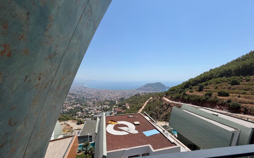 ALANYA TEPE MAHELLESİ ÖZEL HAVUZLU 5+1 VİLLA