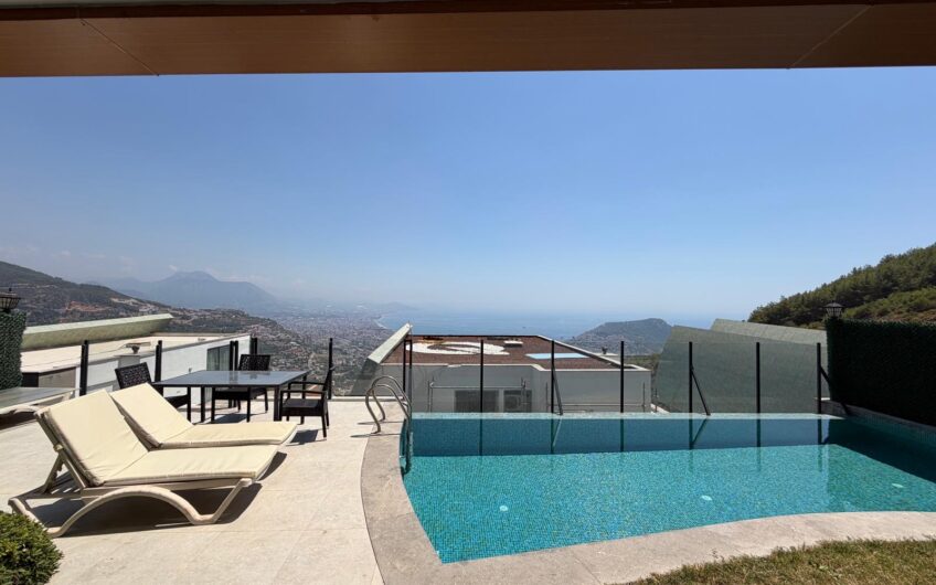 ALANYA TEPE MAHELLESİ ÖZEL HAVUZLU 5+1 VİLLA