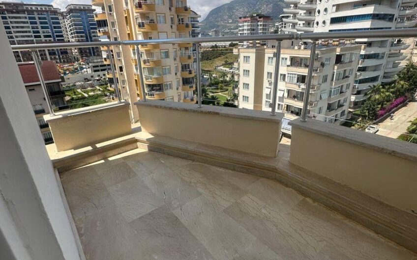 Alanya, Mahmutlar — furnished 2+1 apartment in a residential complex with a swimming pool.