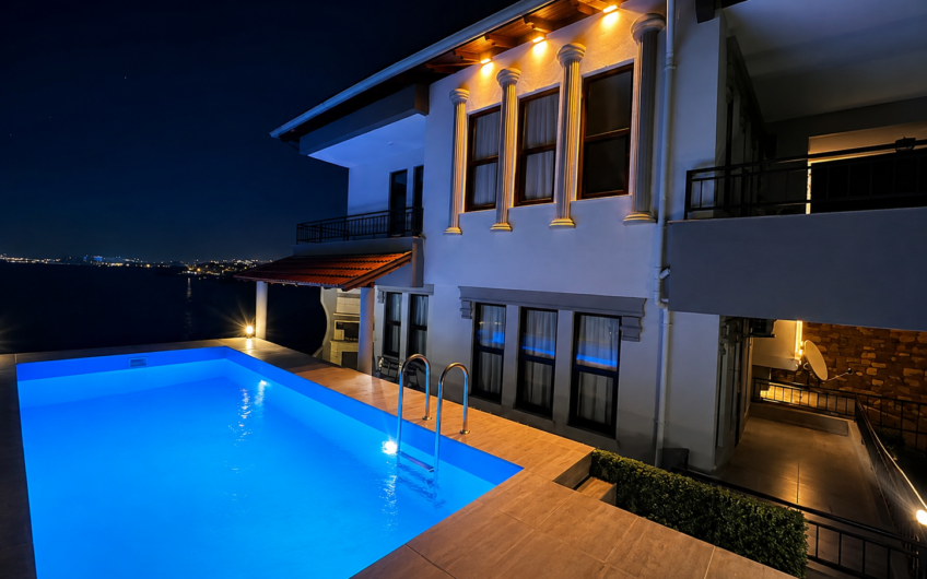 Alanya Kargıcakda Denize sıfır özel havuzlu 3+1 villa