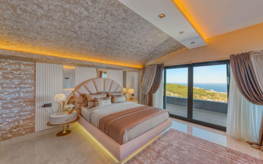 Alanya Kargıcak’ta Özel Havuzlu, Saunalı ve Deniz Manzaralı 4+1 Villa