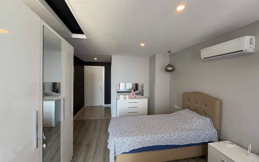 ALANYA TEPE MAHELLESİ ÖZEL HAVUZLU 5+1 VİLLA