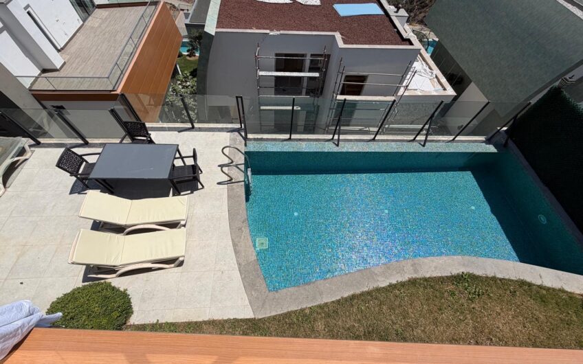 ALANYA TEPE MAHELLESİ ÖZEL HAVUZLU 5+1 VİLLA